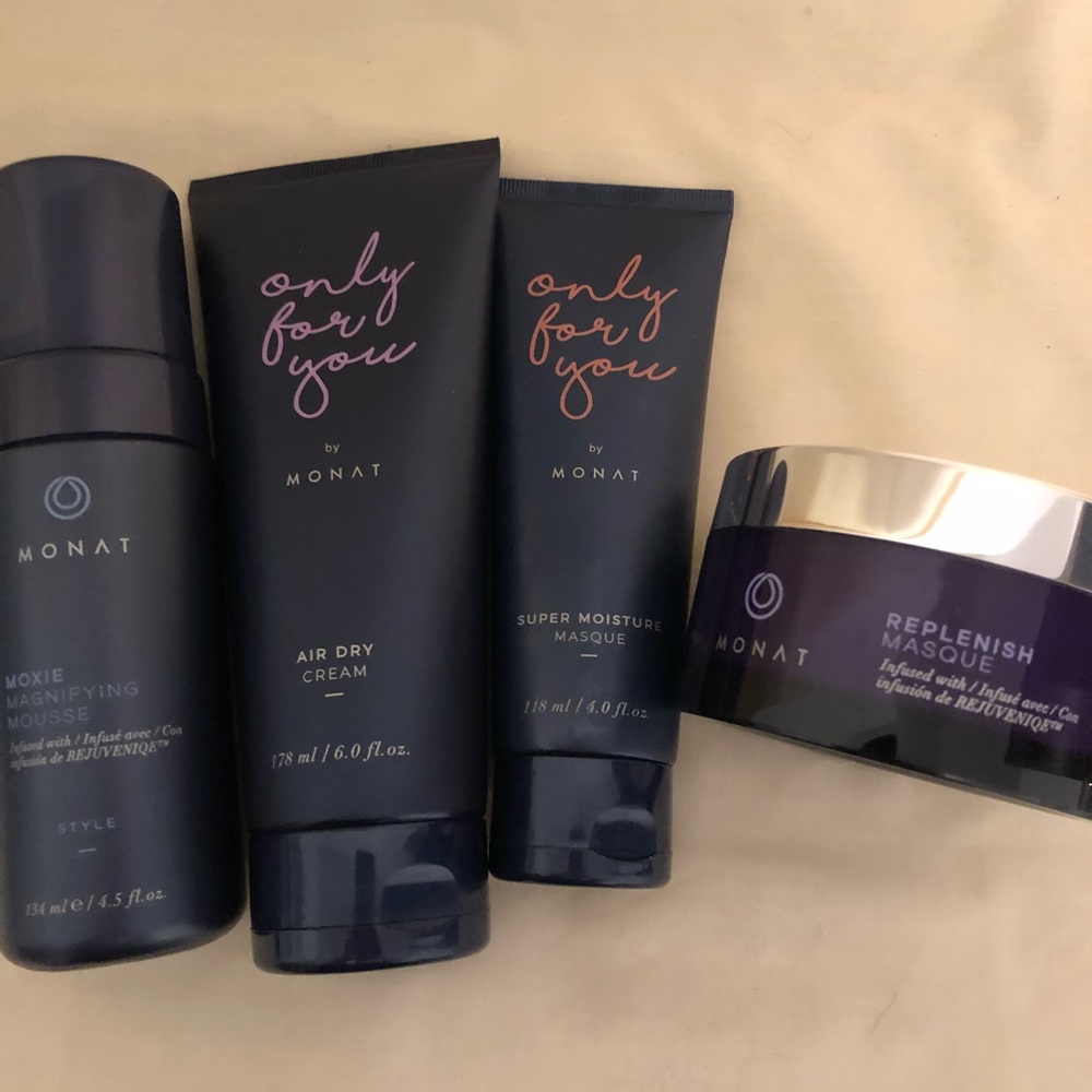 Monat hair
